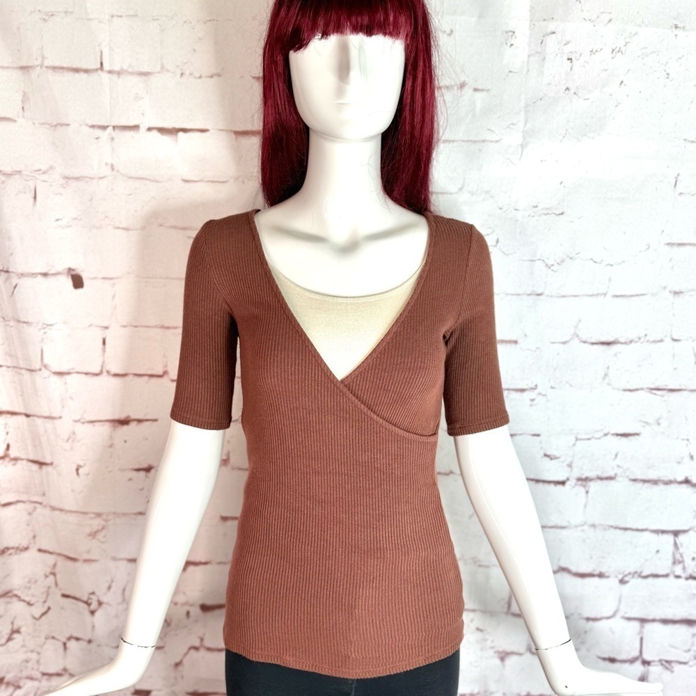 PST Brown Ribbed Knit Surplice Faux Wrap Deep V-Neck Short Sleeve Top Size M - Picture 8 of 11